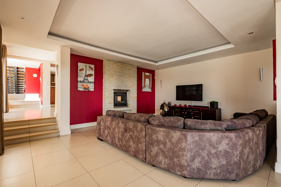 6 Bedroom Property for Sale in Baronetcy Estate Western Cape